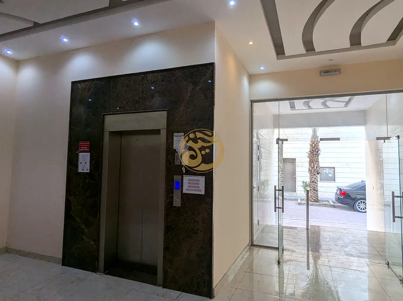 مبنى للبيع، موقع استراتيجي مقابل مسجد الحاجر63195082702465114