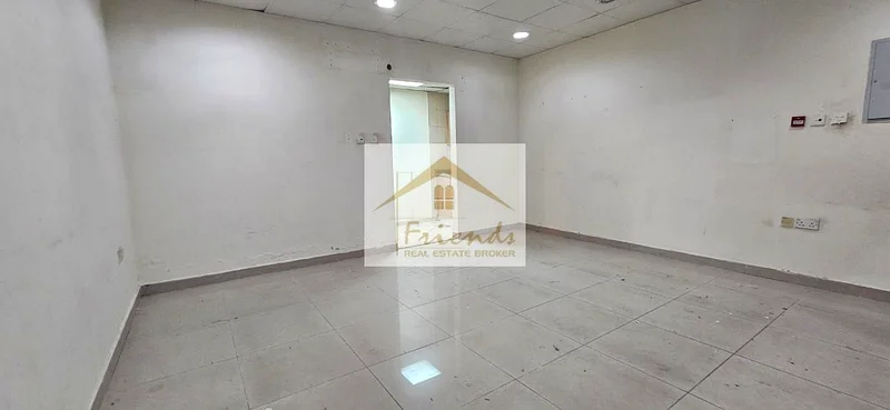 محل للبيع في كلاستر المغرب63185714021250111