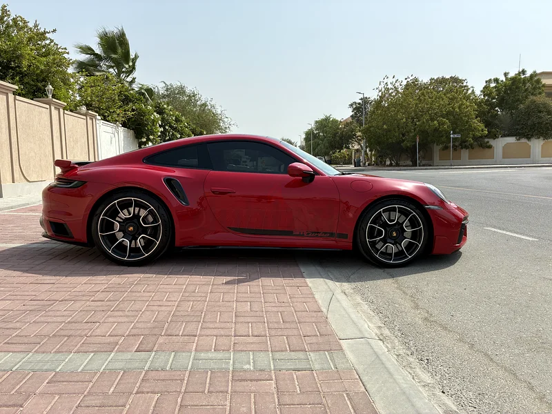 Porsche 911 Turbo , GCC, WARRANTY, Mayor service just done63232139820547114