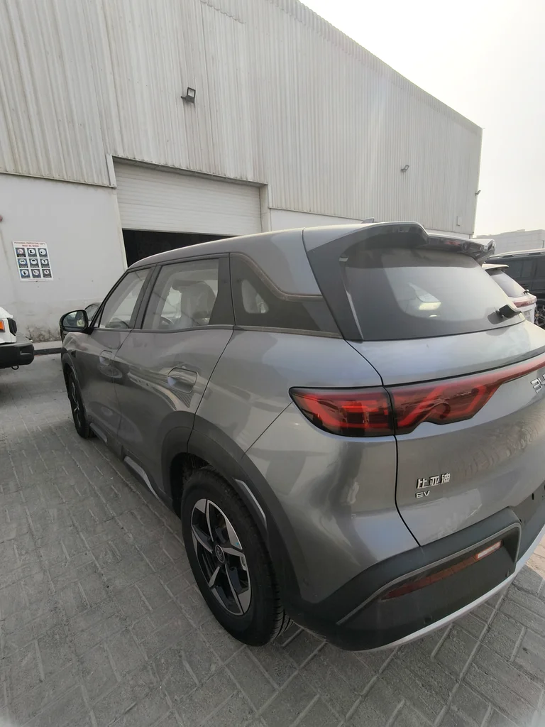 بي واي دي يوان أب 401 كم إصدار الرائد، لون رمادي63153705690371114