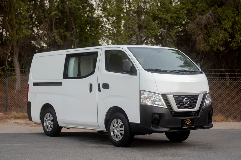 2022 Nissan Urvan | 6-Seater Delivery Van | GCC Specs | Ref#N3253563136842805507111