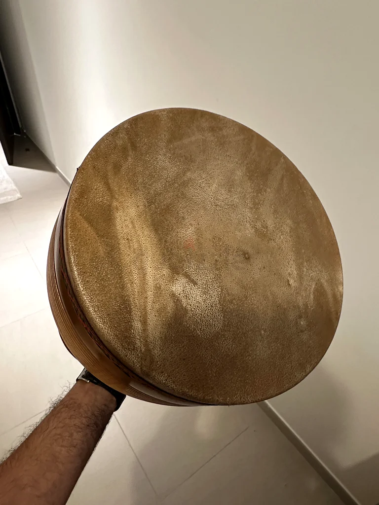 Iranian percussion tonbak63230180350339111