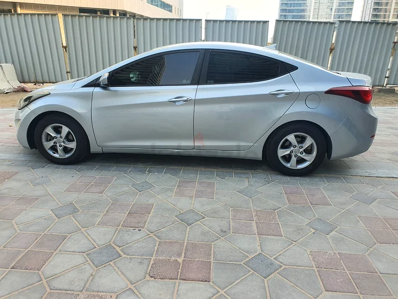 Hyundai Elantra, very good car63170388111106111