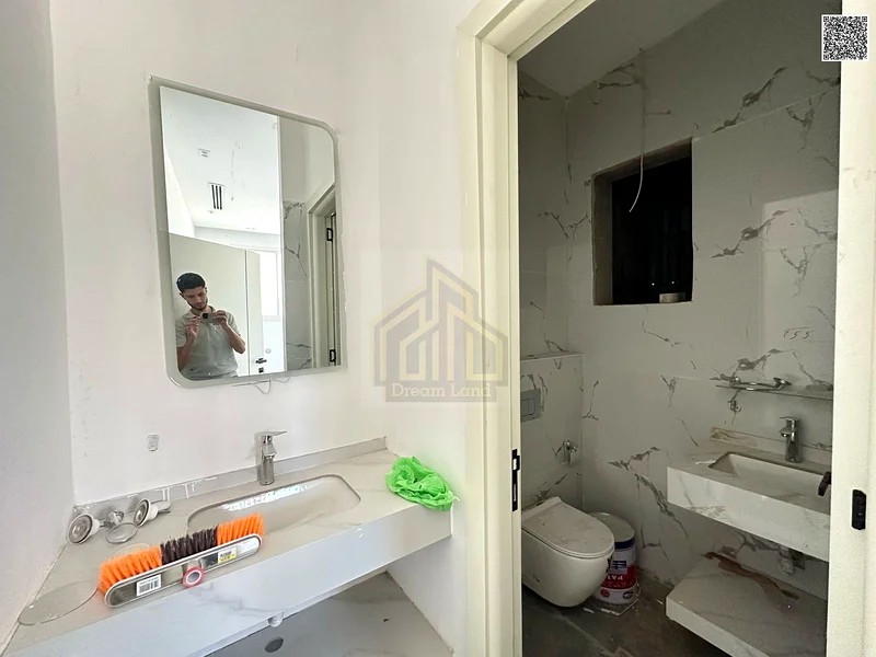 بما في ذلك رسوم التسجيل ورسوم الملكية، طابقان، واجهة حجرية، تكييف مركزي، مع إمكانية التمويل البنكي السهل63251326845827114