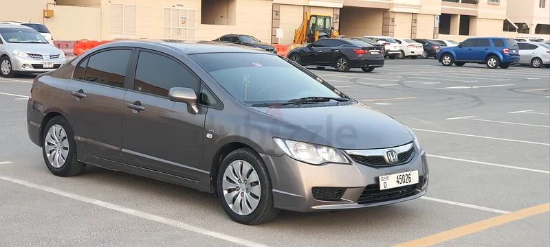 هوندا سيفيك 2009 طراز LXI سعة 1.8 لتر مواصفات خليجية، خالية من الحوادث، حالة ممتازة، وصيانة جيدة63173845622914112