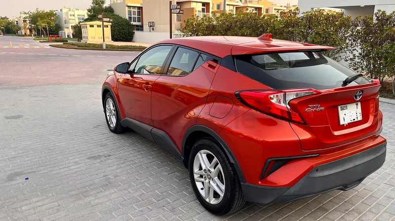 Toyota C-Hr service history Lady driven Urgent sale63158340873345114