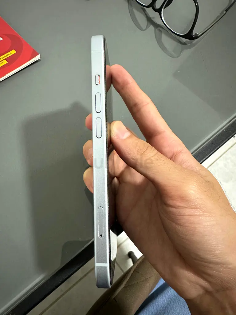 iPhone 1563213940847489111
