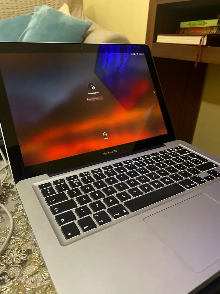 Apple MacBook Pro - Sleek  Powerful Laptop for Sale!63254996170241117