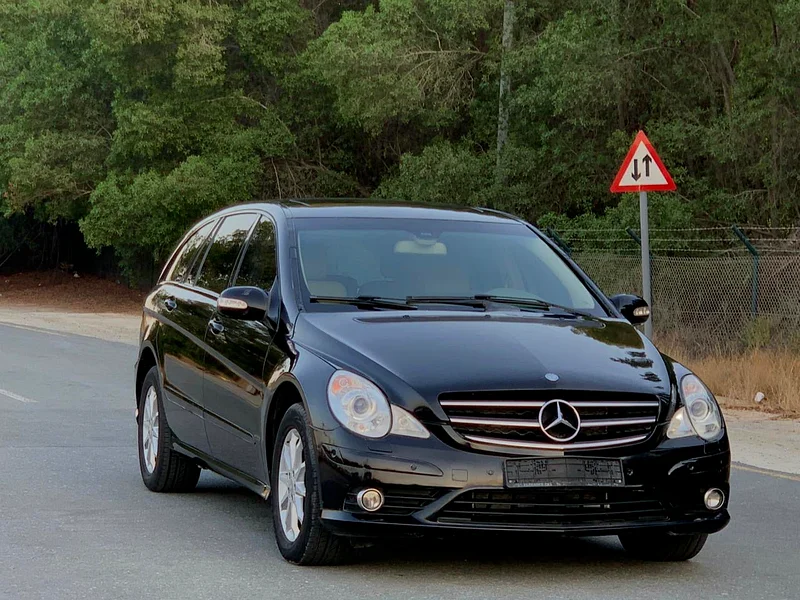 مرسيدس بنز R28063165225736578112
