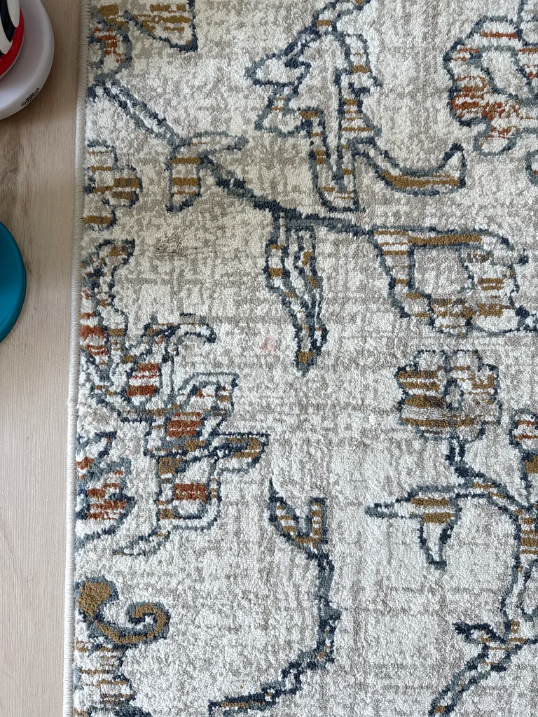 Elegant Floral Design Area Rug - Perfect for Any Home!63209348766083111