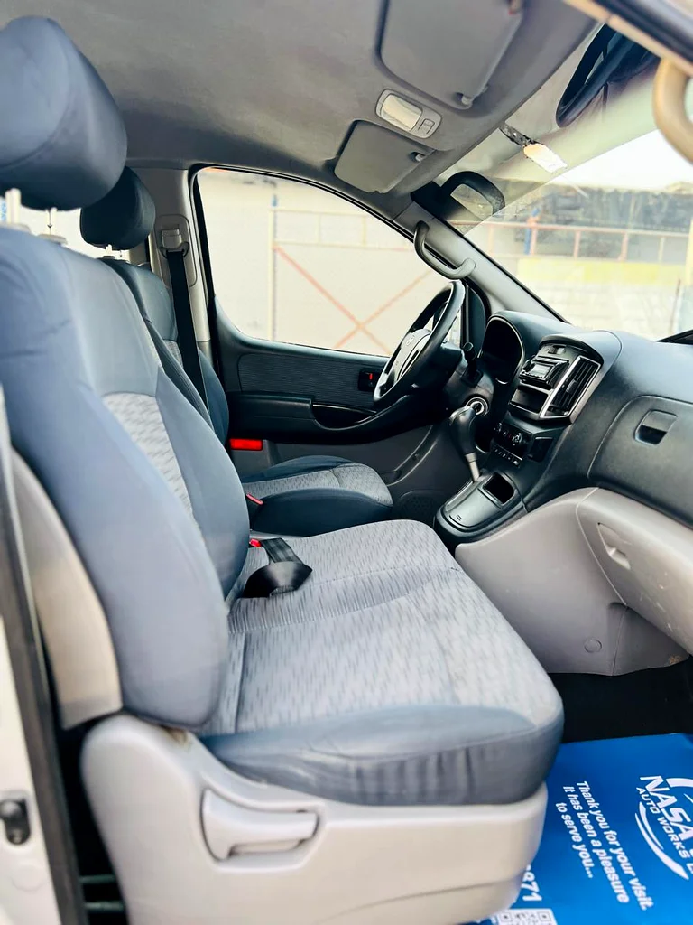 Hyundai H1 // Gcc space // Automatic gear // Full seats// Good conditions63169913598977112
