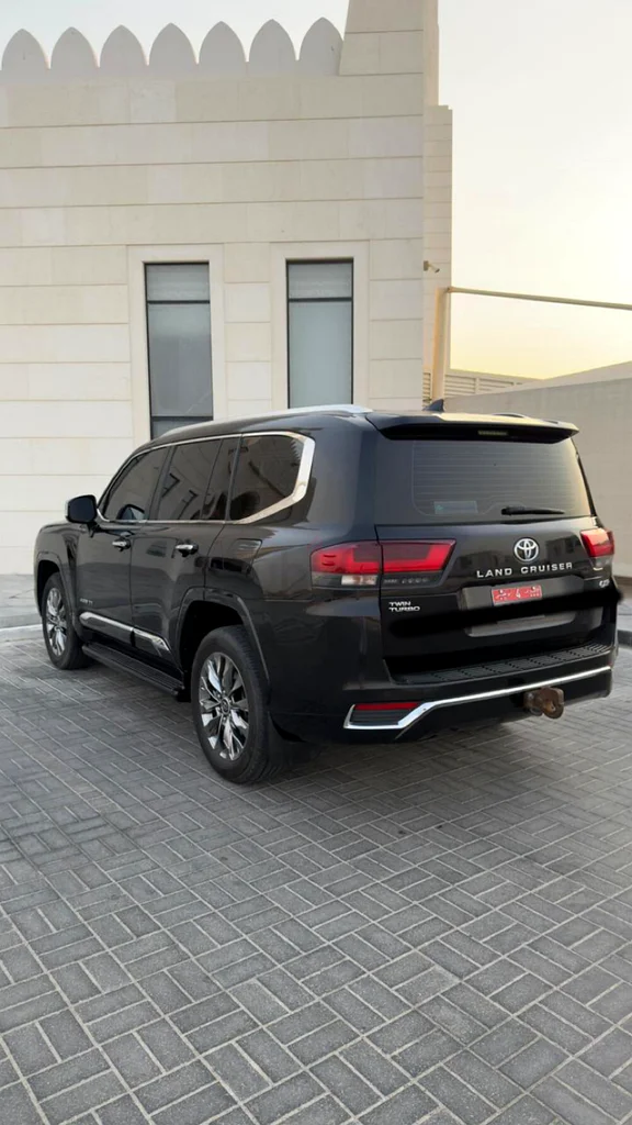 Land Cruiser GXR Twin Turbo63141657134723114