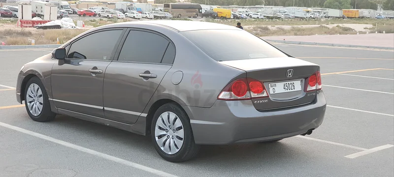 هوندا سيفيك 2009 طراز LXI سعة 1.8 لتر مواصفات خليجية، خالية من الحوادث، حالة ممتازة، وصيانة جيدة63173845622914111