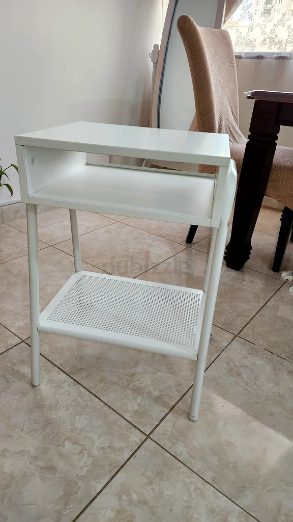 طاولة جانبية أنيقة وبسيطة - مثالية لأي غرفة!63217321438595113