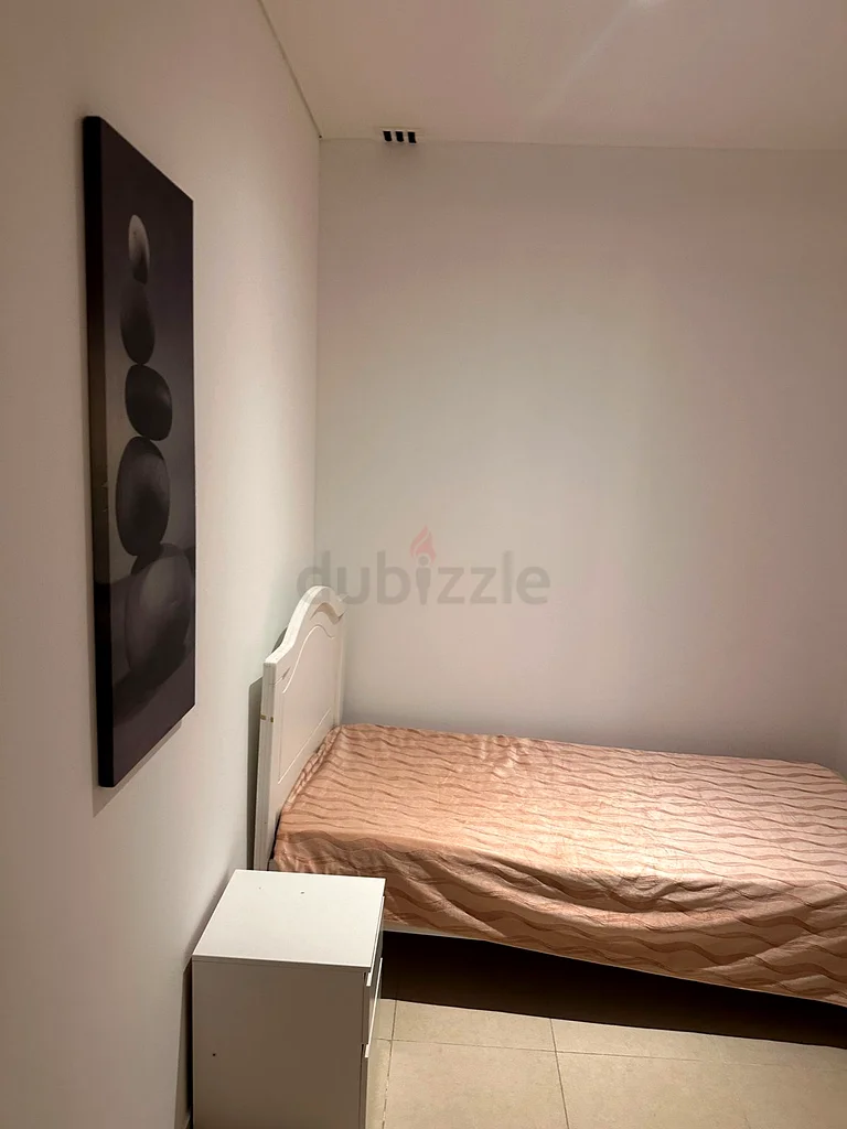 small and cozy room available in a clean apartment in JVC with only 4 tenants staying in the house63126955630081111