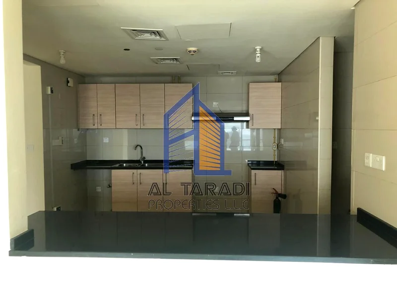 شقة مذهلة وواسعة مكونة من 3 غرف نوم مع غرفة خادمة واحدة | عرض حصري63846558894594113