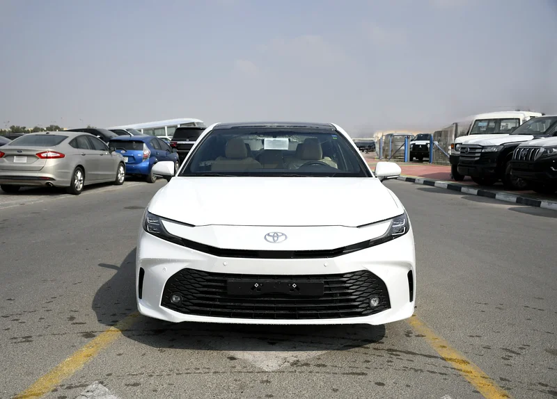 2025 - CAMRY LE 2.5L HYBRID WITH PANORAMIC ROOF - GCC63147688841729111