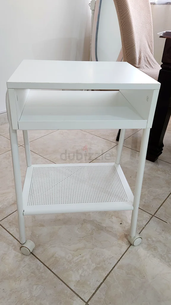 طاولة جانبية أنيقة وبسيطة - مثالية لأي غرفة!63217321438595111