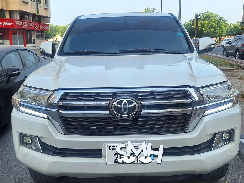 Toyota land cruiser vxr v8 2010 gcc family used very good condition home used accdant free new tyres63157882294403111