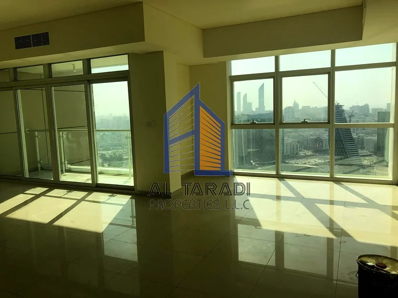شقة مذهلة وواسعة مكونة من 3 غرف نوم مع غرفة خادمة واحدة | عرض حصري63846558894594110