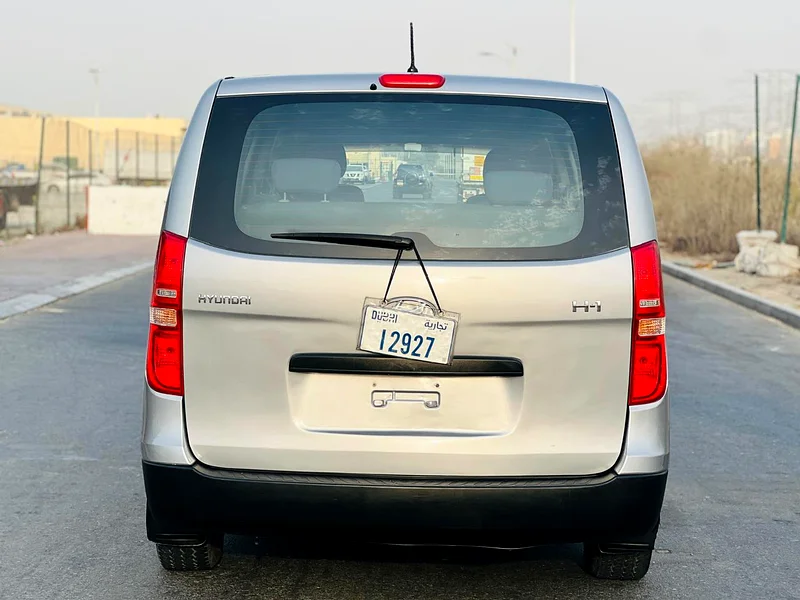 Hyundai H1 // Gcc space // Automatic gear // Full seats// Good conditions63169913598977111