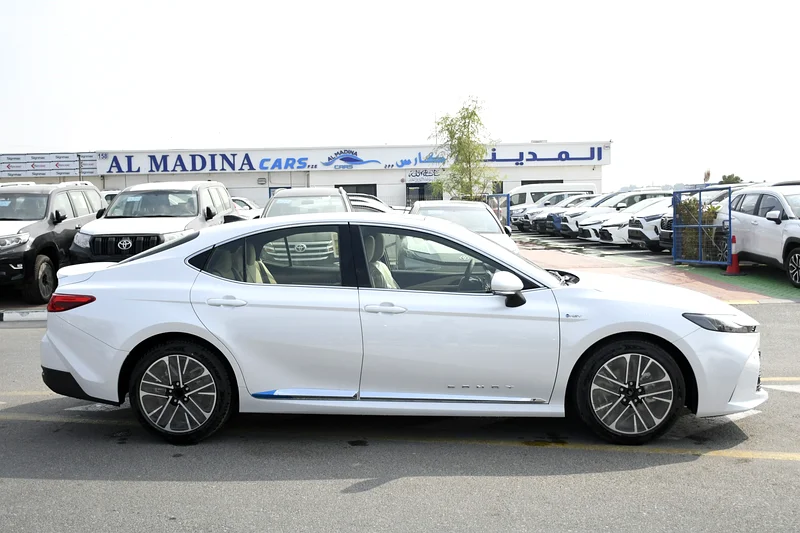 2025 - CAMRY LE 2.5L HYBRID WITH PANORAMIC ROOF - GCC63147688841729112