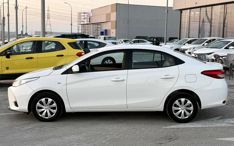 2022 Toyota Yaris GCC low mileage in perfect condition63137337457794114