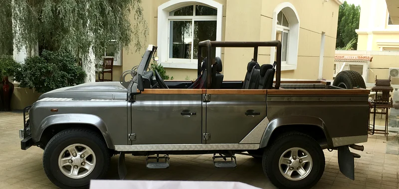 Land Rover defender 2009   unique desert version. SUPERV CONDITION63159712756994111