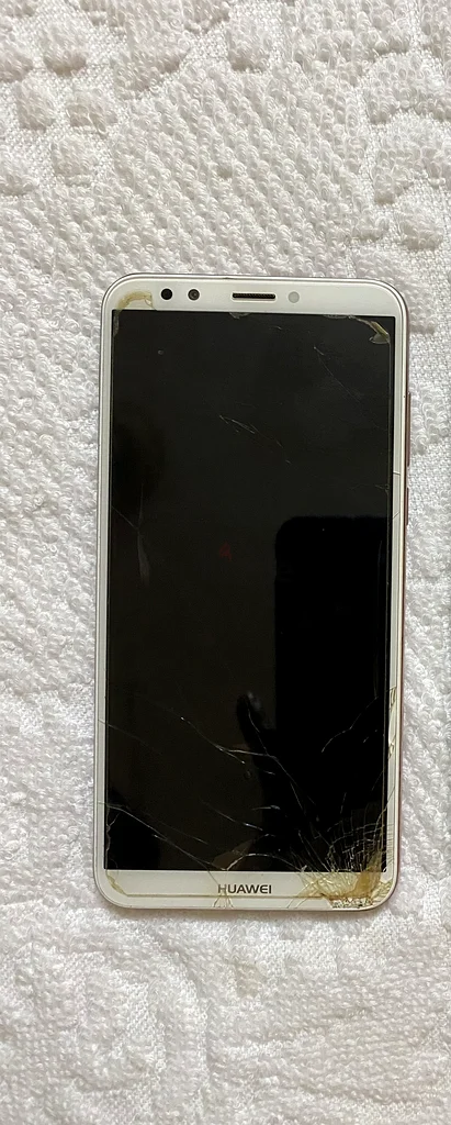 Huawei smart phone + free gift, offered for parts!63216357598467111