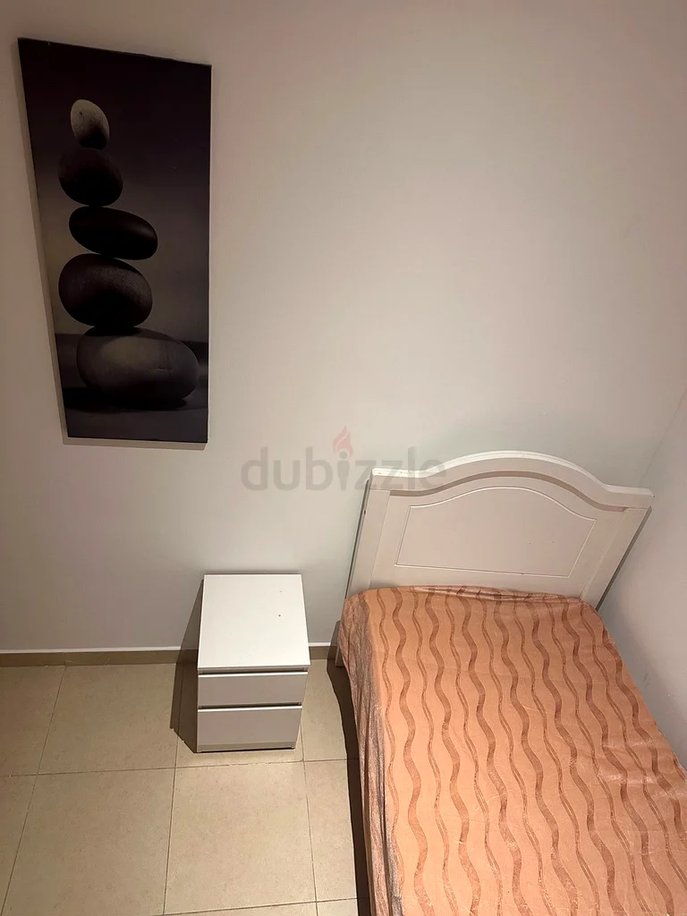 small and cozy room available in a clean apartment in JVC with only 4 tenants staying in the house63126955630081112