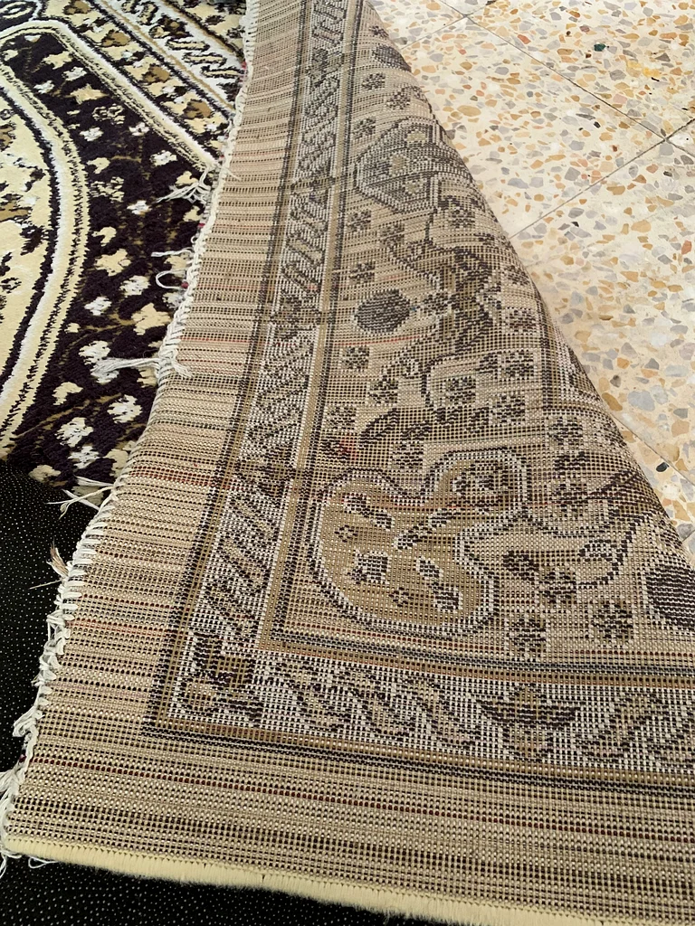 سجاد عالي الجودة من تركيا مصنوع مع وسائد مجانية، عائلة تغادر الإمارات وتترك سجّادتين63185758326531113