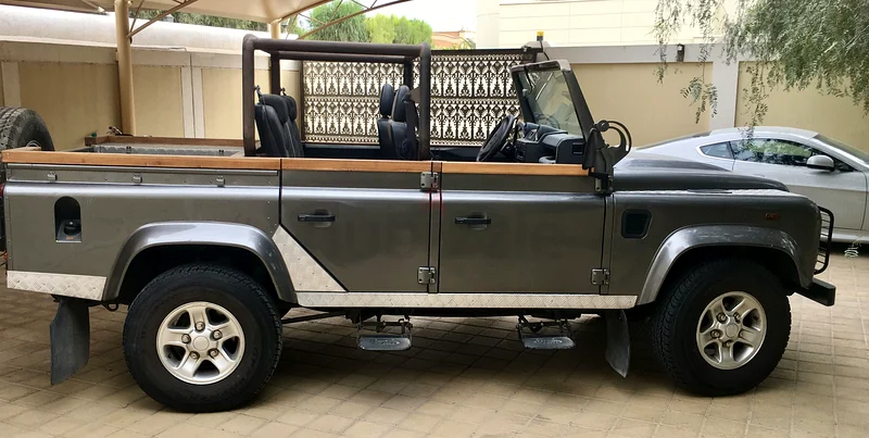 Land Rover defender 2009   unique desert version. SUPERV CONDITION63159712756994113