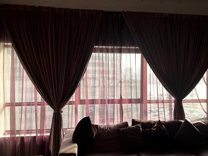 CHIFFON High quality curtain bought for high price selling all for 300 dhs. Velvet and CHIFFON63222346119297111