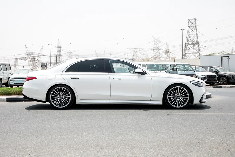 مرسيدس بنز S500L 2021 - أبيض | 60,000 كم فقط | الفخامة والقوة والراحة مجتمعة63233103090179113