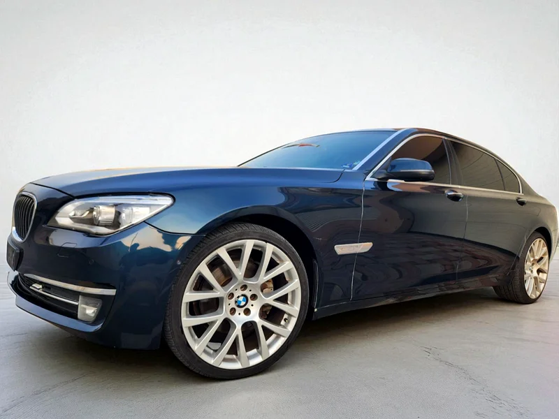 BMW 740Li | 2015 | GCC Specs | Executive Luxury | Immaculate Condition63150481948673111