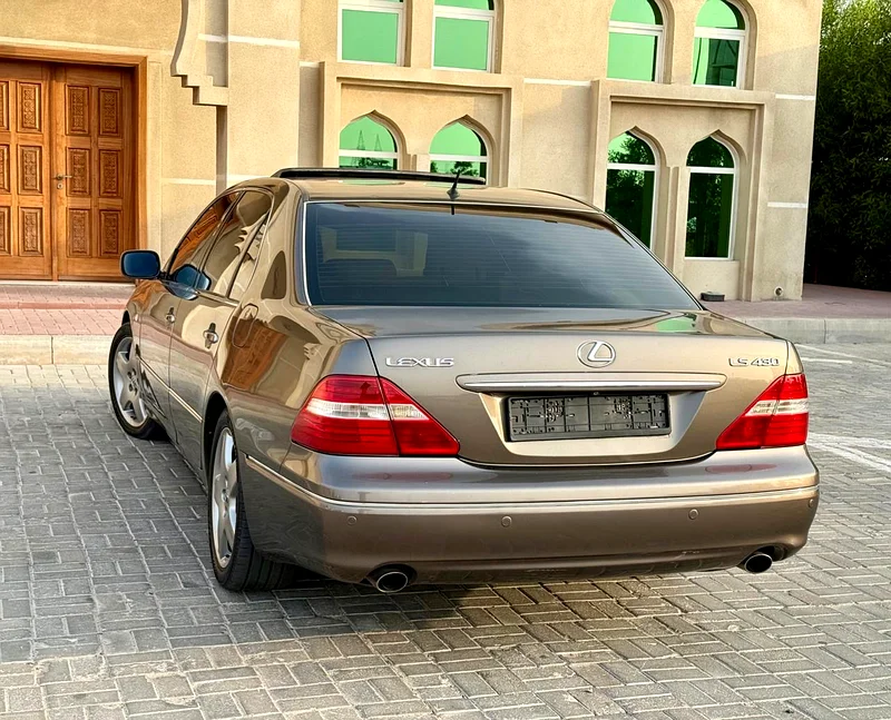 Lexus LS430 imported from Japan, 2005 model, full body repaint by authorized dealer63225313176835113