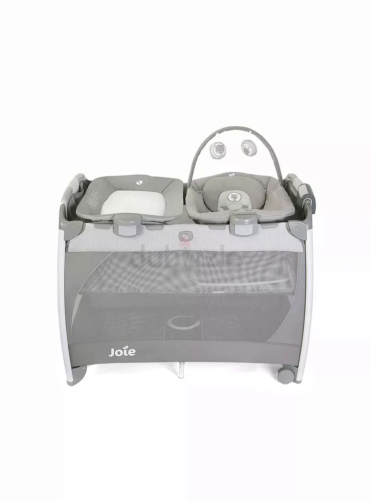 جواي سرير سفر مع سرير لعب وسرير رضيع - حالة ممتازة632311951806741111