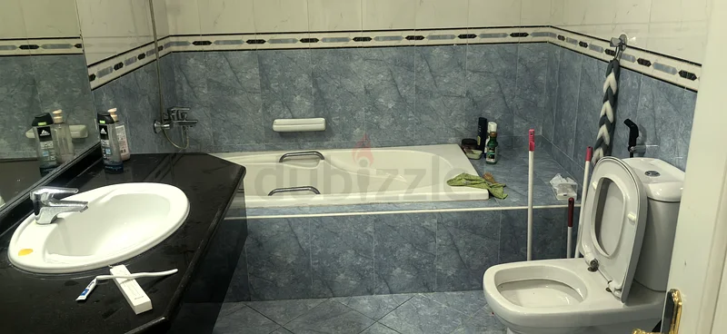master room for rent63314443187458112