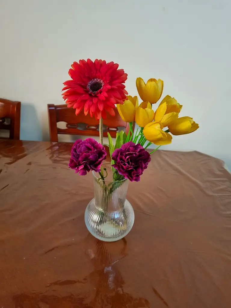 Flower vase with flowers