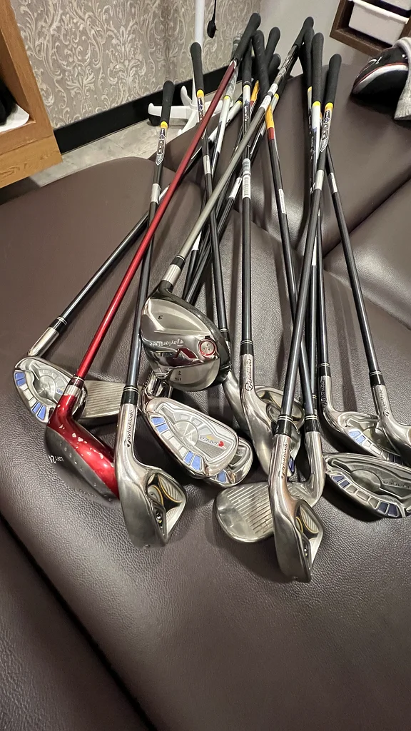 Golf clubs ( TylolorMade  Navigator )63252954204931111