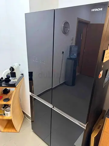 Hitachi 4-Door refrigerator bottom freezer 720liters capacity 91cm width