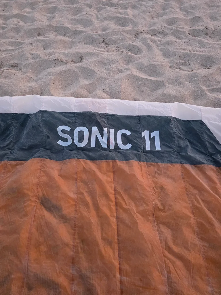 Sonic3 11m2, good condition, 2y old, one small repair by tape 2cm (on the photo) rest is all good63242170295554111