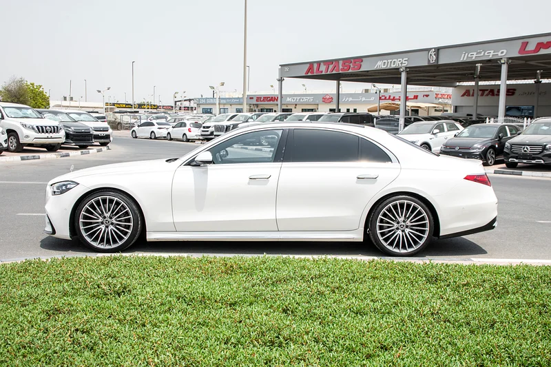 مرسيدس بنز S500L 2021 - أبيض | 60,000 كم فقط | الفخامة والقوة والراحة مجتمعة63233103090179114