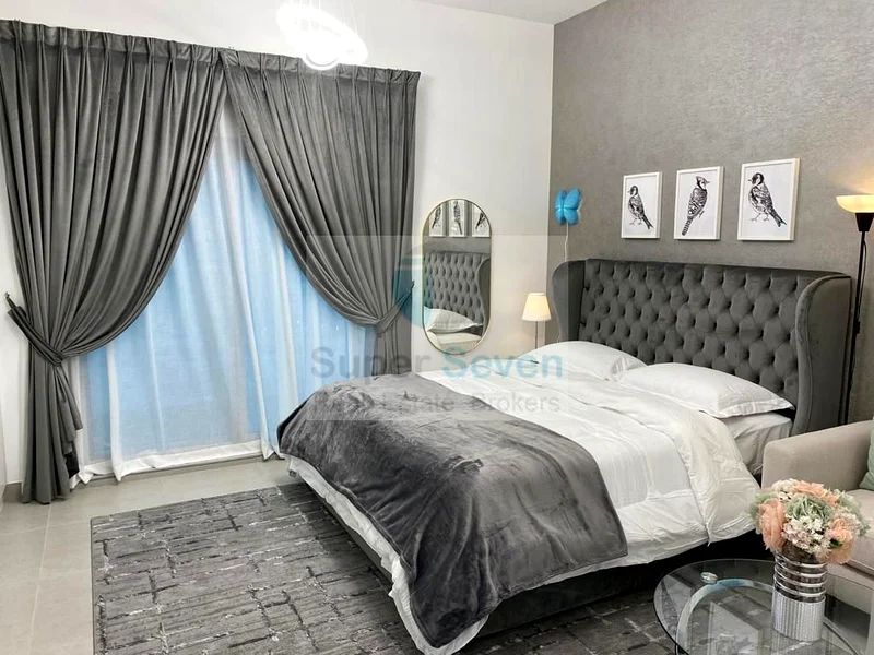 استوديو مؤجر مع شرفة بإطلالة داخلية للبيع64019181123459111