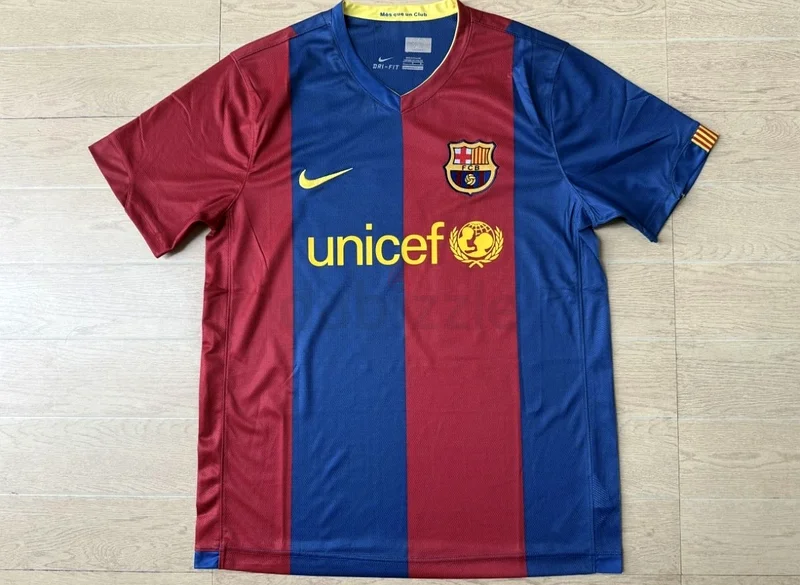 قميص برشلونة لموسم 2008/09 موقع من ليونيل ميسي (معتمد من Icons COA)63224831636481114