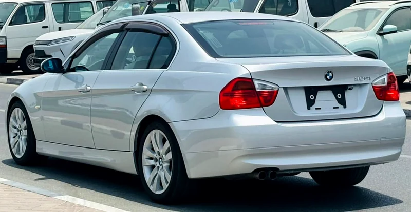 بي إم دبليو | 3 جادّة | 325i | 2006 فقط | 79109 كم | مستوردة من اليابان | سند ملكية نظيف63158801018113114