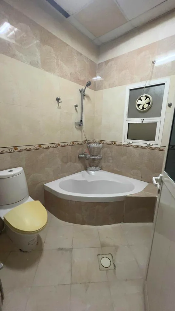 Spacious Studio with Bathtub  Natural Light in Barsha 263143965574146112