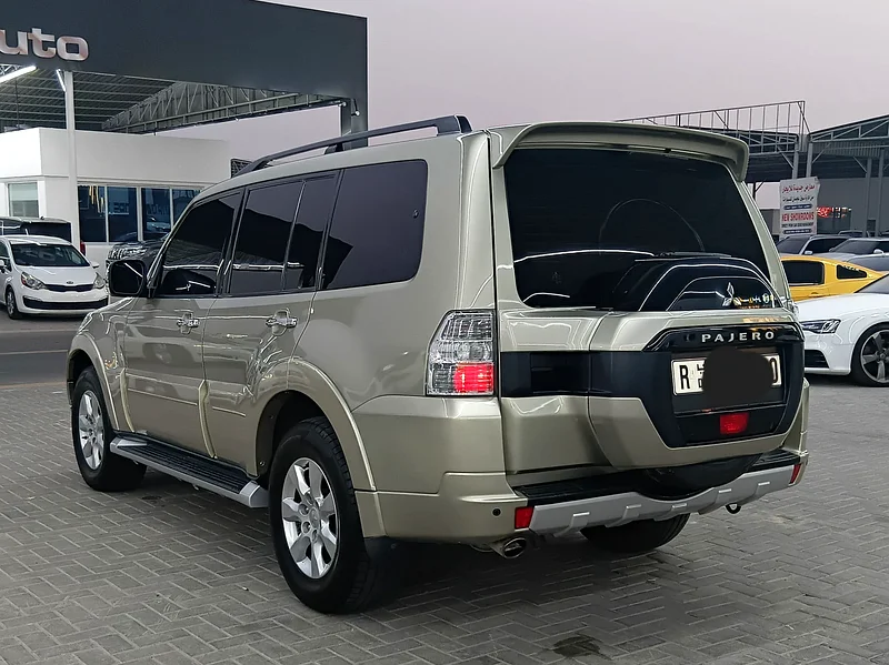 Pajero GLS 2016 model, Gulf specification, excellent condition, clean, full specifications number 1.63173122454658112