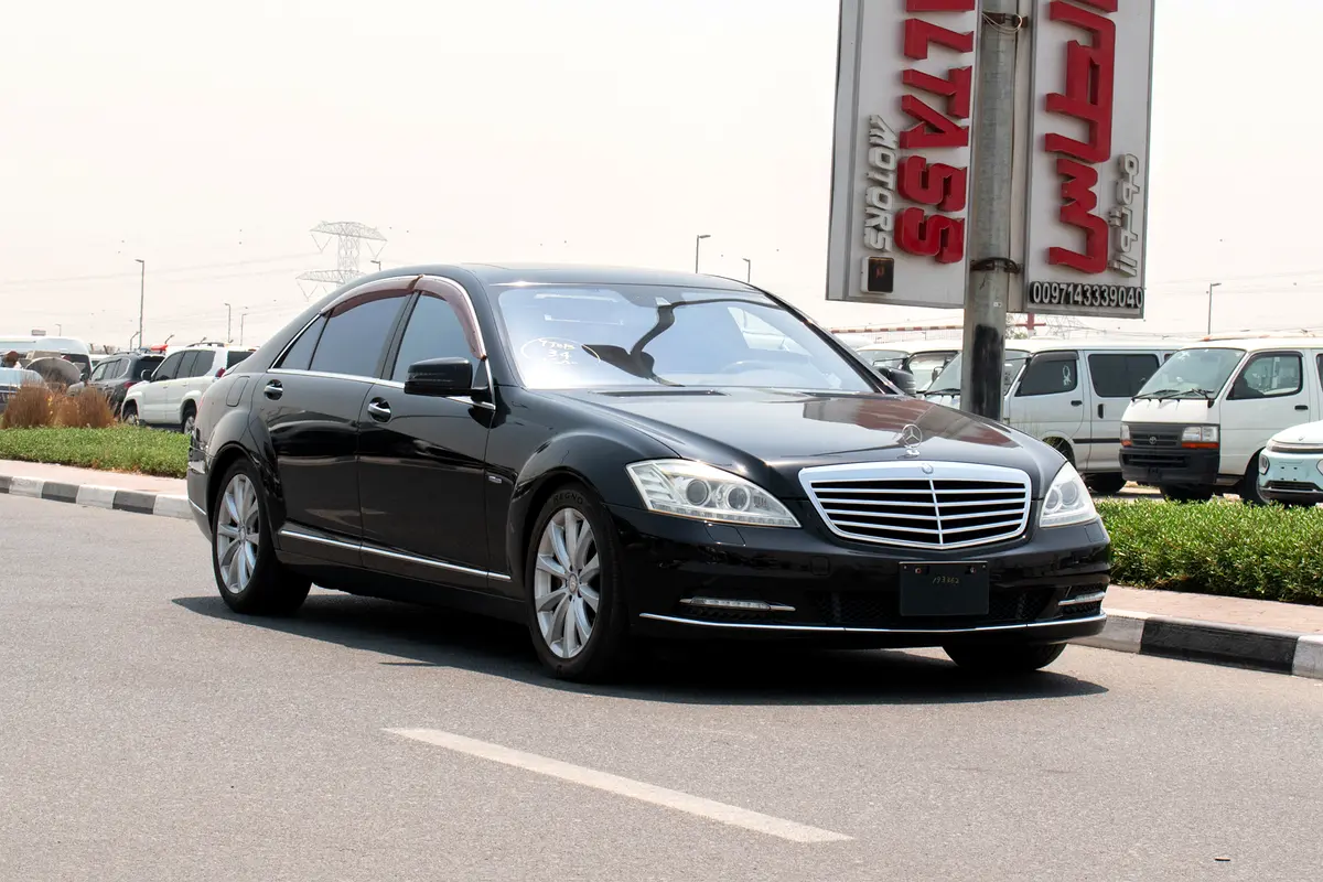 Mercedes-Benz S-Class 2012 — photo 1 of 16
