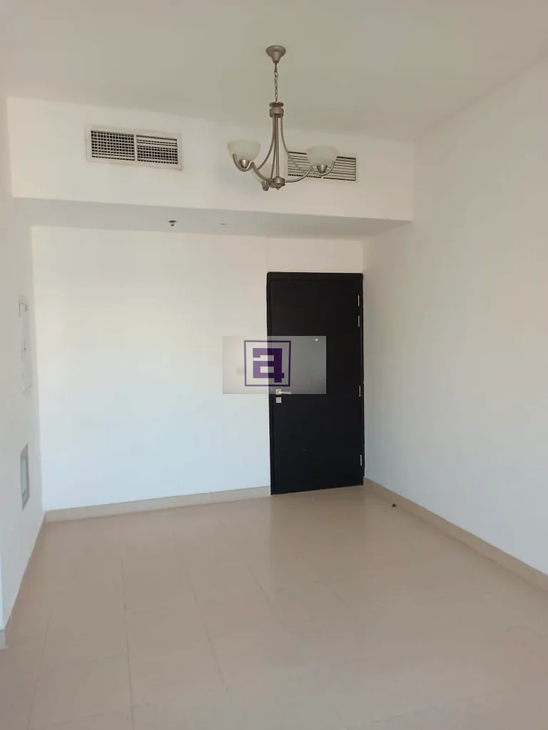 بناء العائلة في النهدة 2 دبي. خيار جيد للعائلات التي تبحث عن بيئة آمنة ومريحة للعيش.63756782322435113